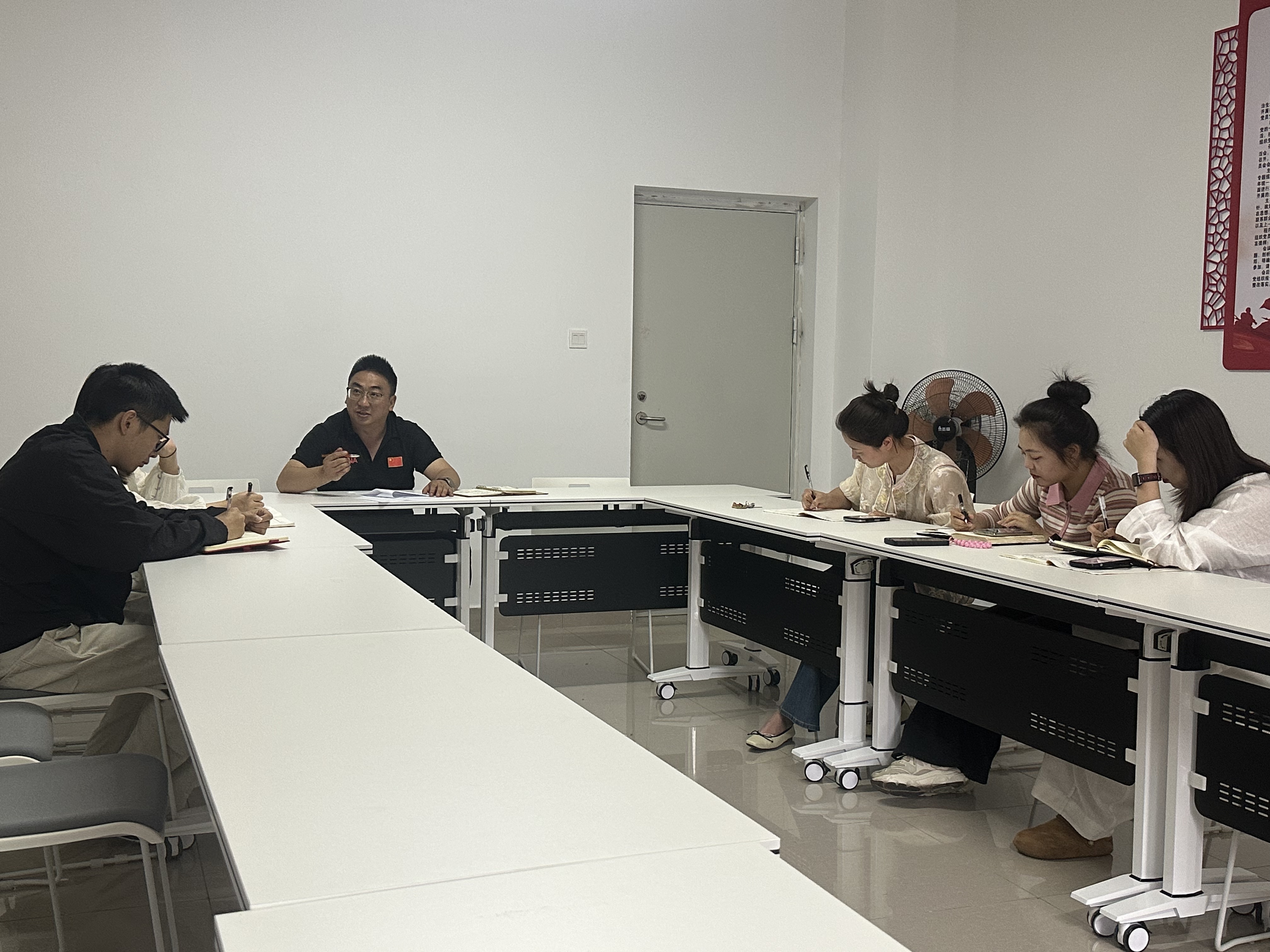 五年高职学院召开第二季度思想意识形态（含网络安全）分析研判会
