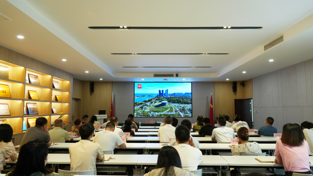 江阳城建职业学院召开党委理论学习中心组2025年第5次学习（扩大）会议