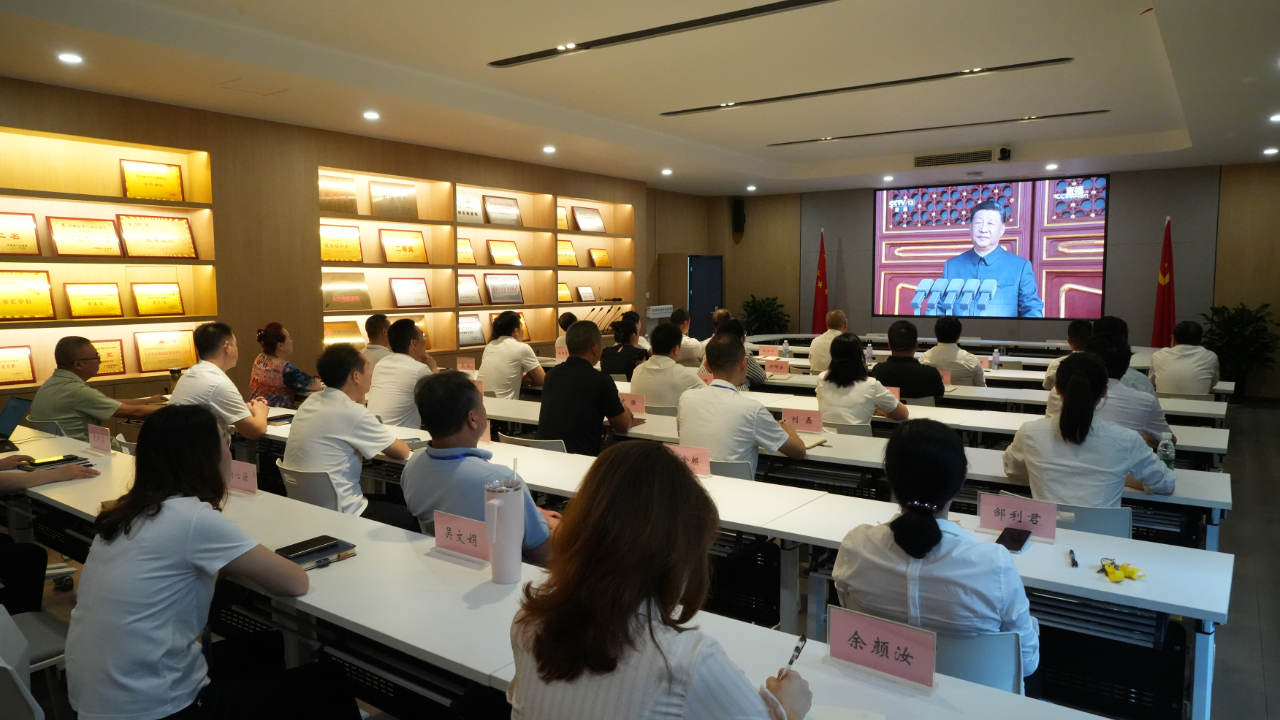 江阳城建职业学院组织观看纪念中国人民抗日战争暨世界反法西斯战争胜利80周年大会