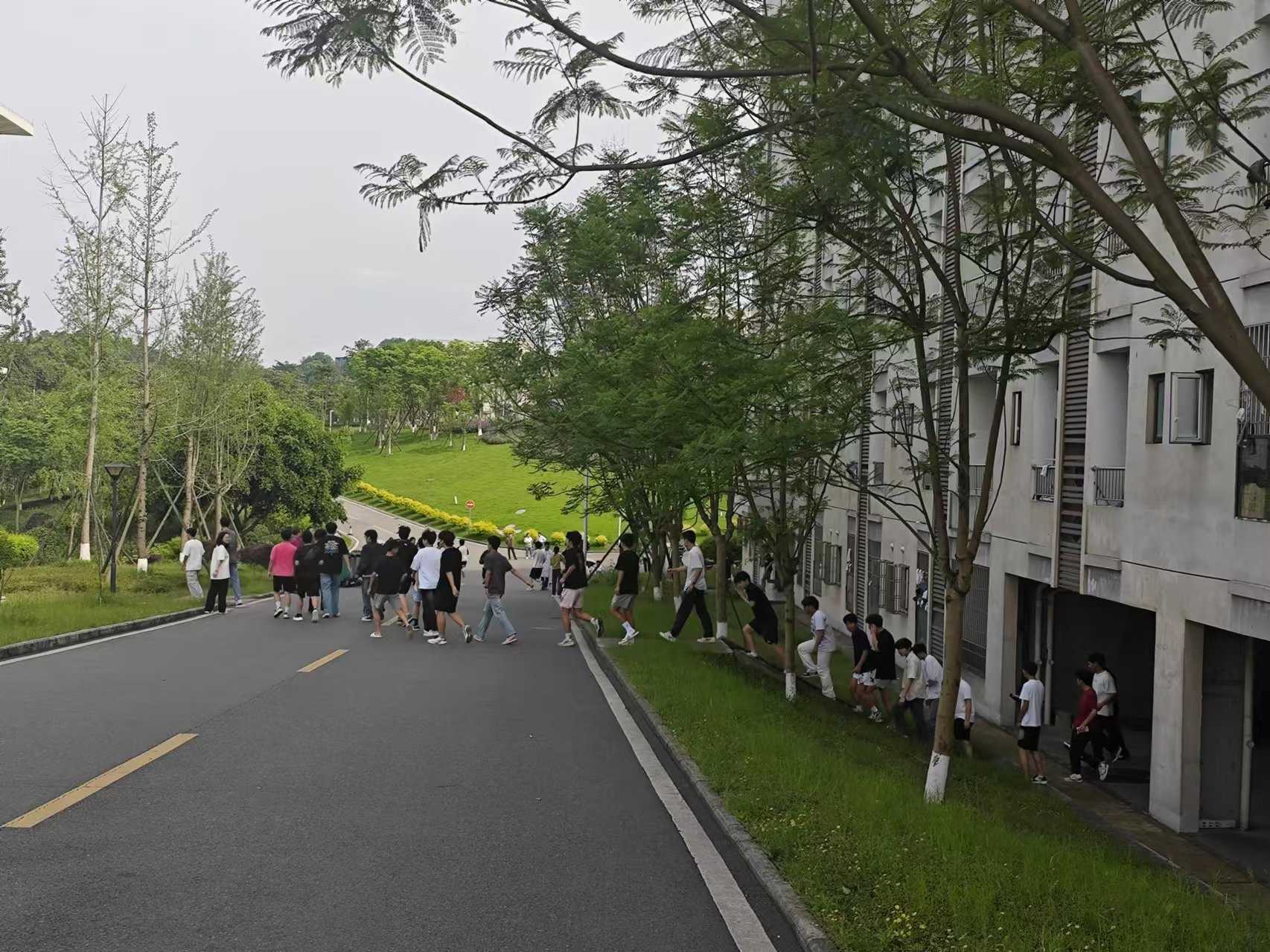 江阳城建职业学院开展应急疏散演练