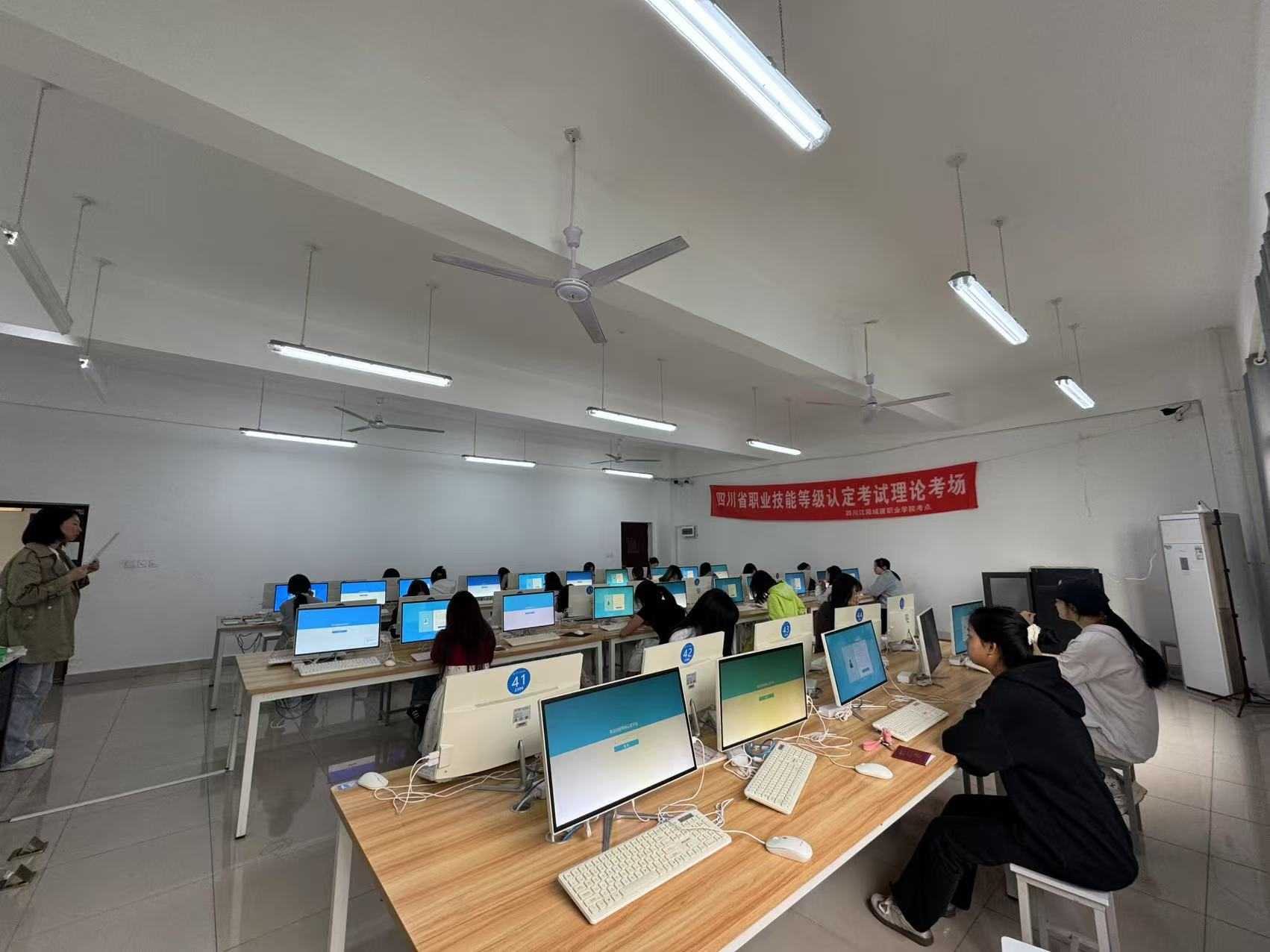 2025年春期我校第一批职业技能认定考核工作顺利进行